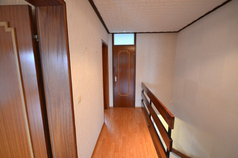 Flur OG Reihenmittelhaus Remseck am Neckar