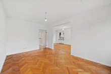 Wohnen / Arbeiten offen Zwei- bis Drei-Zimmer-Wohnung mit Balkon, XXL-Terrasse und Garage in Stuttgart-West