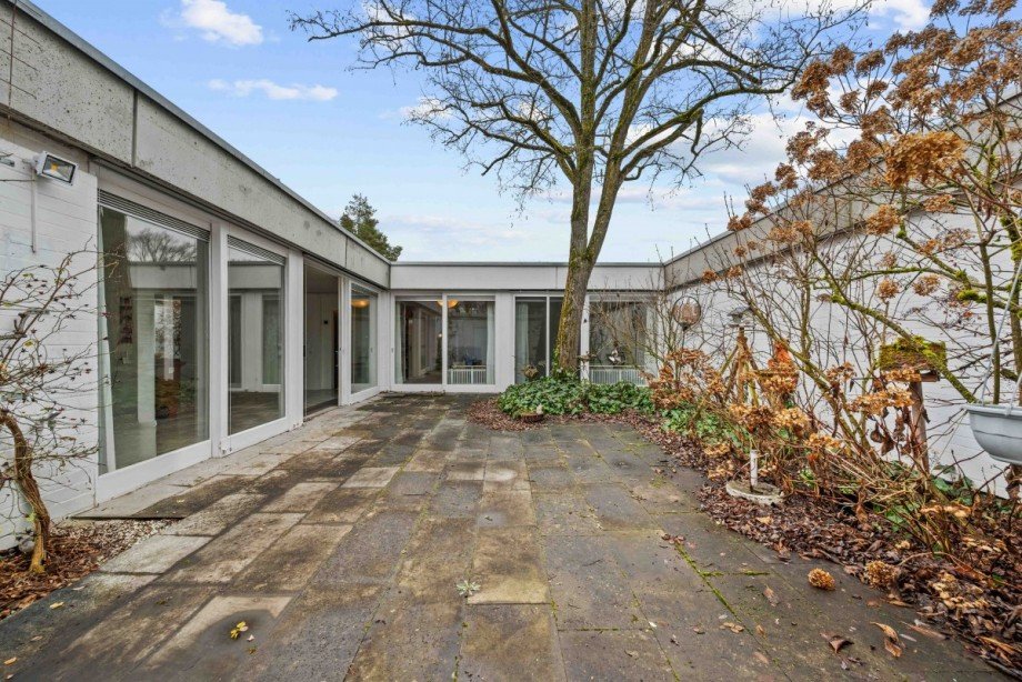 Atrium - ca. 70 m� Bungalow Stuttgart