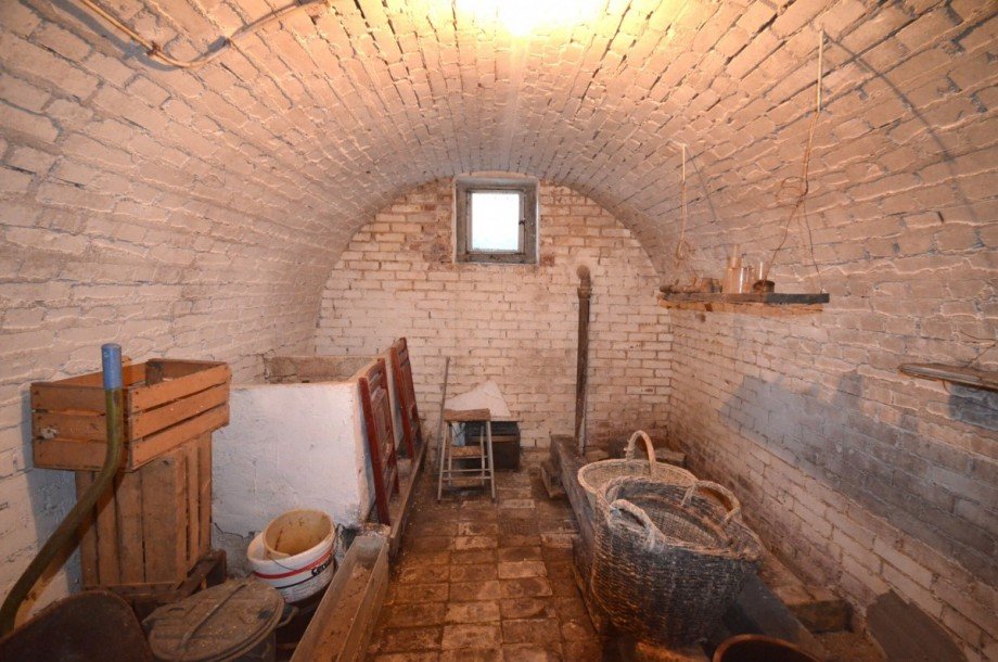 UG: Gew�lbekeller Zweifamilienhaus Ostfildern