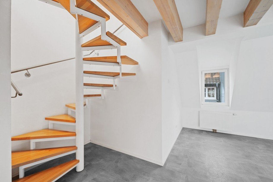 Treppe Dachgeschosswohnung Besigheim