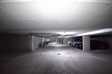 Tiefgarage Renovierte 2-ZW mit Terrasse, Gartenanteil, EBK und TG-Stellplatz in sch�ner Wohnlage