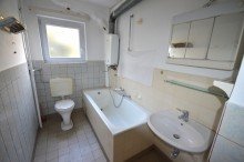 Tageslichtbad Handwerker aufgepasst: sanierungsbed�rftige 4-ZW mit gro�em Gemeinschaftsgarten in S-Wangen