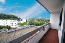 Balkon Terrassenhaus mit Neckarblick und Garage in einer Sackgasse in Neckarrems