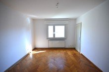 EG: Wohnzimmer Feldrandlage: Charmantes Zweifamilienhaus in absolut ruhiger Wohnlage in Ostfildern-Nellingen