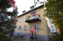 Hausansicht hinten Handwerker aufgepasst: sanierungsbed�rftige 4-ZW mit gro�em Gemeinschaftsgarten in S-Wangen