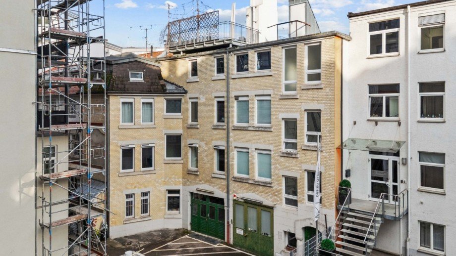 Drohnenaufnahme Hinterhof Etagenwohnung Stuttgart