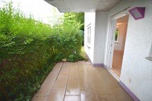 Terrasse mit Garten... Renovierte 2-ZW mit Terrasse, Gartenanteil, EBK und TG-Stellplatz in sch�ner Wohnlage