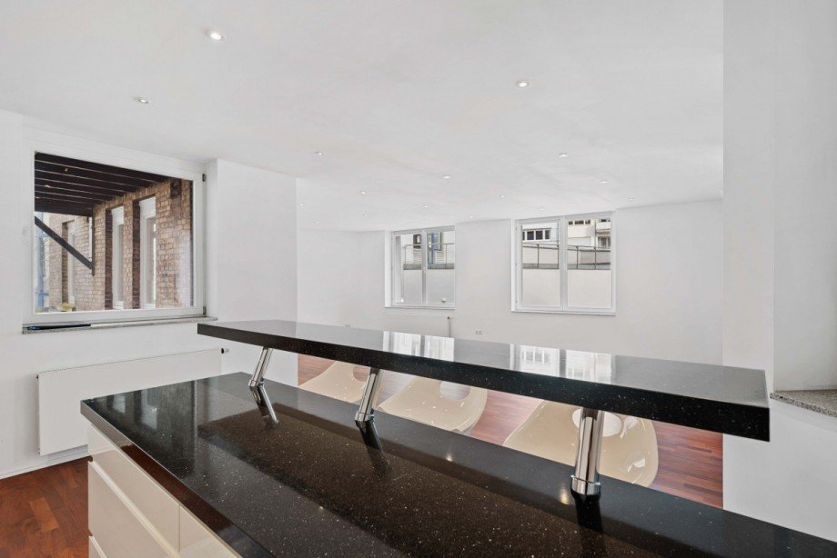 K�che mit Bar Etagenwohnung Stuttgart