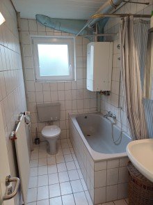 Badezimmer Vermietete 4-ZW mit Balkon und gro�em Gemeinschaftsgarten in Stuttgart-Wangen