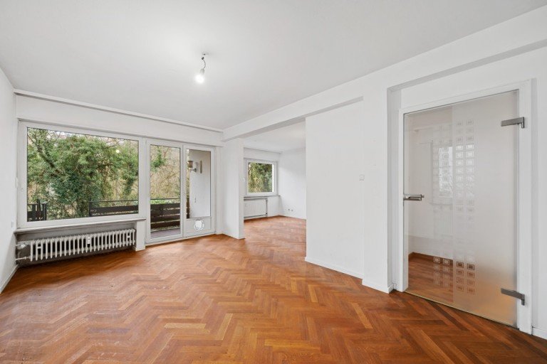 Wohnen / Arbeiten offen Stuttgart Erdgeschosswohnung Zwei- bis Drei-Zimmer-Wohnung mit Balkon, XXL-Terrasse und Garage in Stuttgart-West