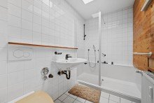 Badezimmer 2 Charmanter Reihenbungalow mit gro�em Atrium in ruhiger Sackgassenlage von Stuttgart-Sillenbuch