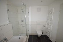 Bad mit Dusche & Wanne Urbanes Wohnen mit Stil - 3,5-Zimmer-Wohnung mitten in der Altstadt von Besigheim