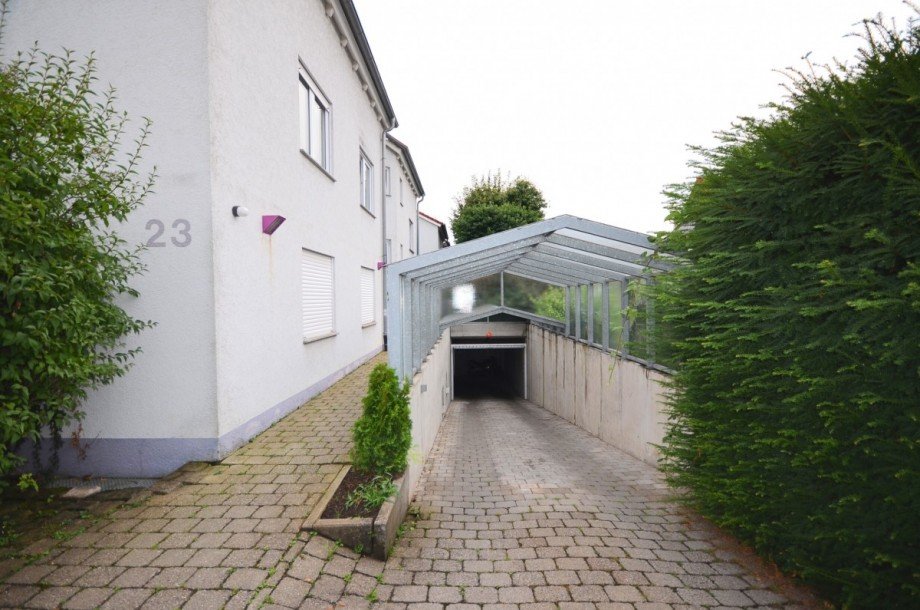Zufahrt Tiefgarage Erdgeschosswohnung Steinenbronn