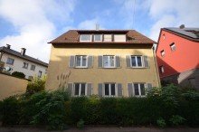 Hausansicht vorne Vermietete 4-ZW mit Balkon und gro�em Gemeinschaftsgarten in Stuttgart-Wangen