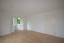 Wohnen Renovierte 2-ZW mit Terrasse, Gartenanteil, EBK und TG-Stellplatz in sch�ner Wohnlage