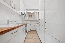 K�che Zwei- bis Drei-Zimmer-Wohnung mit Balkon, XXL-Terrasse und Garage in Stuttgart-West