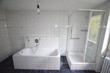 Dusche & Wanne Helle 4,5-Zimmerwohnung mit Einbauk�che in begehrter Wohnlage in Waiblingen-Neustadt
