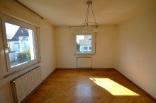 EG: Schlafzimmer Feldrandlage: Charmantes Zweifamilienhaus in absolut ruhiger Wohnlage in Ostfildern-Nellingen